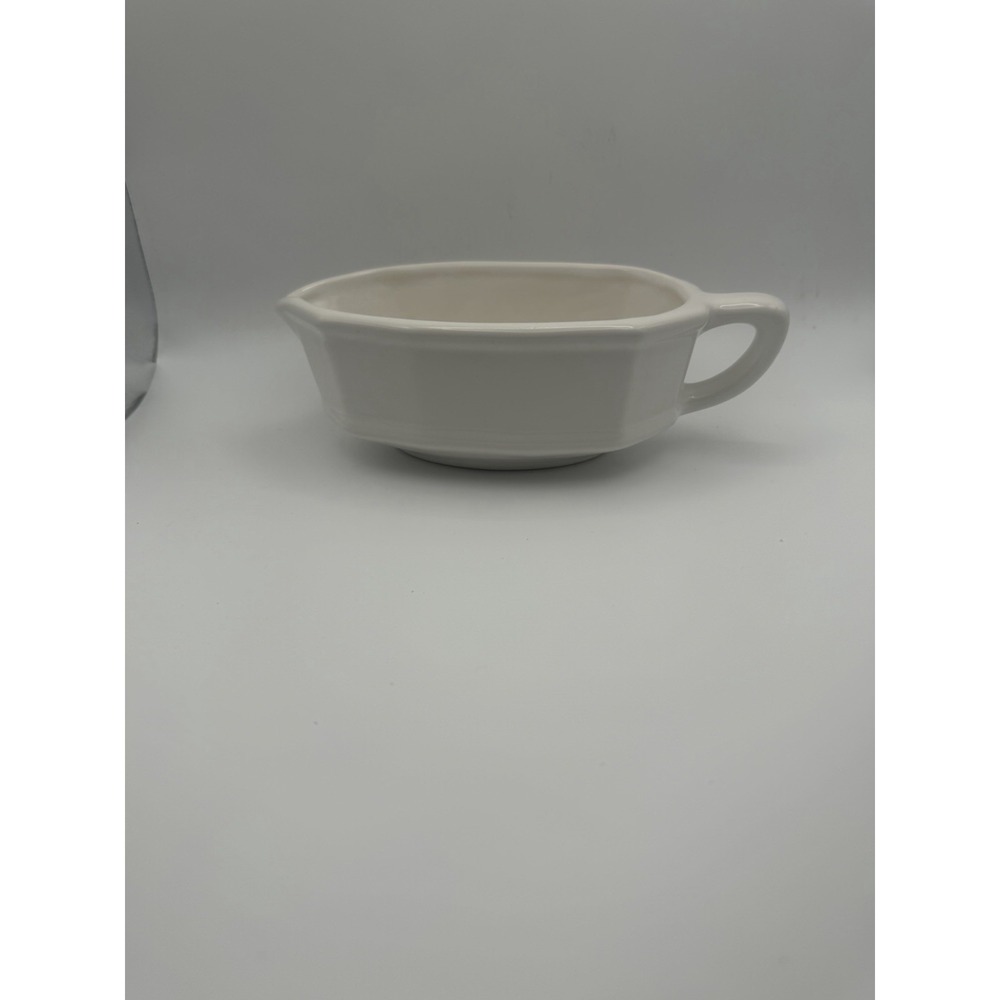 Pfaltzgraff White Heritage Gravy Boat Sauce Pitcher Creamer USA